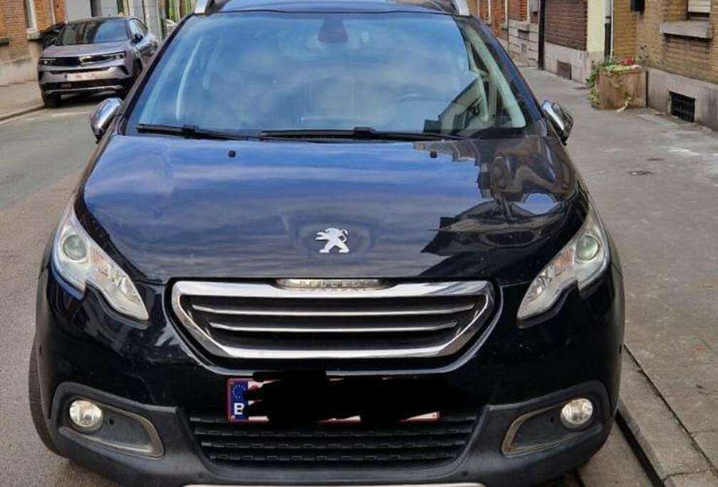 Peugeot 2008 1.2i PureTech Allure S
