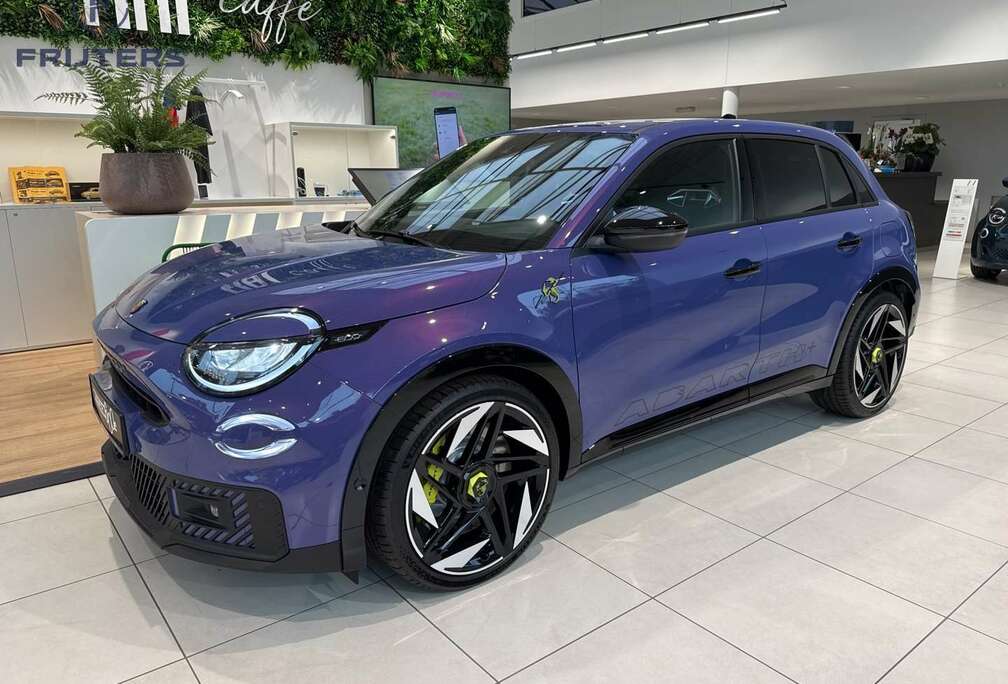 Abarth Scorpionisimma electric 54kWh 280 pk [NIEUW]
