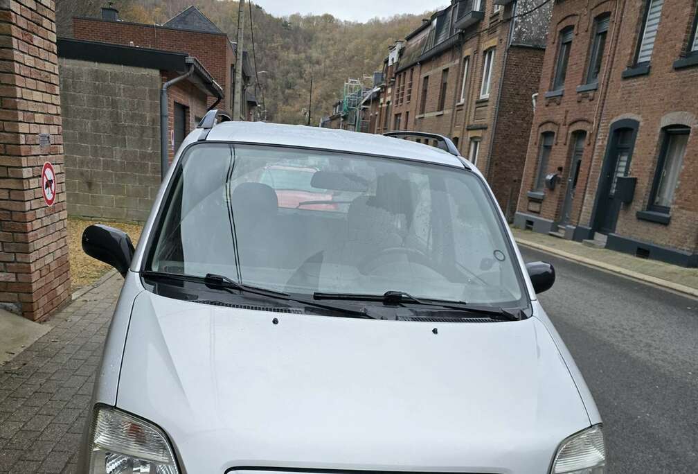 Suzuki R 1.3i 16v XL