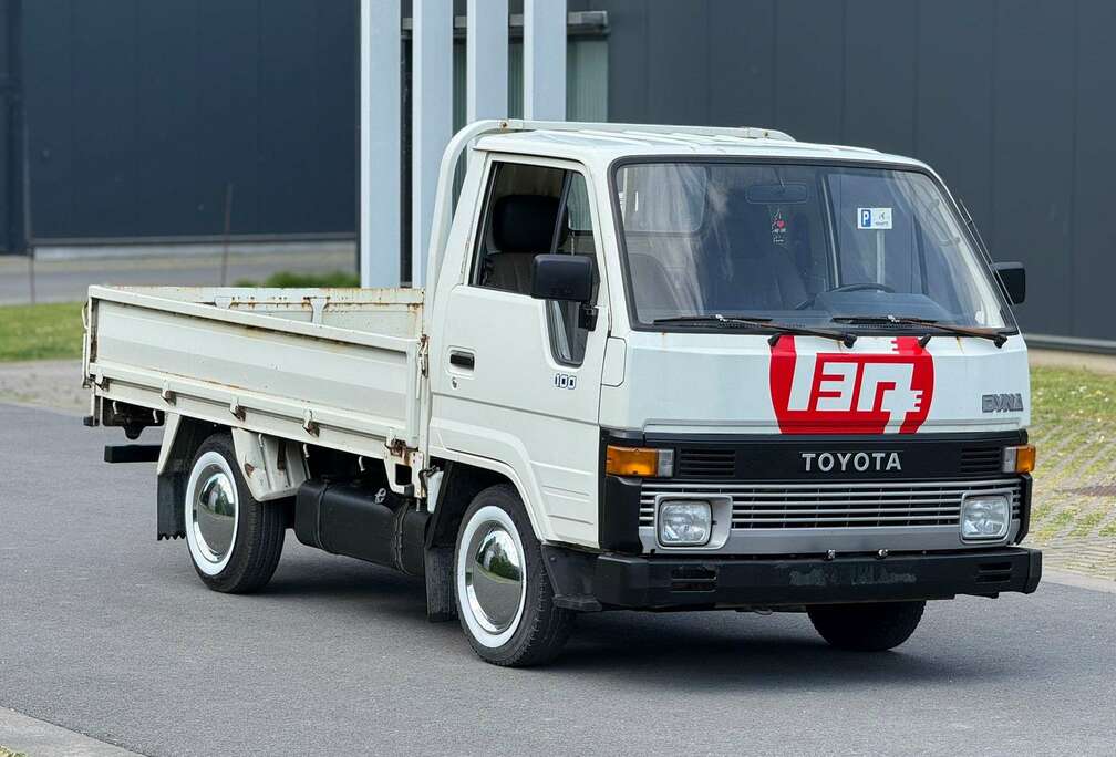 Toyota 2.4D // Oldtimer // Belge