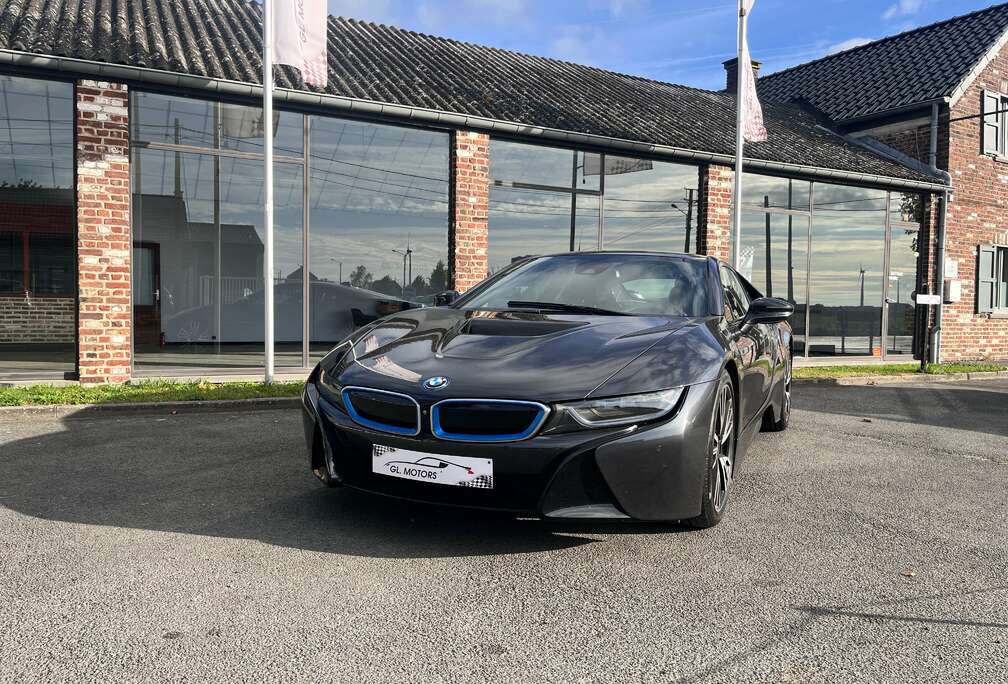 BMW i8 11.6 kWh PHEV (266 kW)