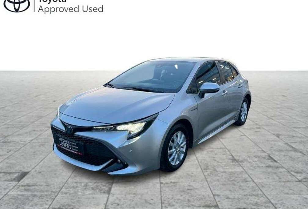 Toyota 1.8 hyb hb dynamic