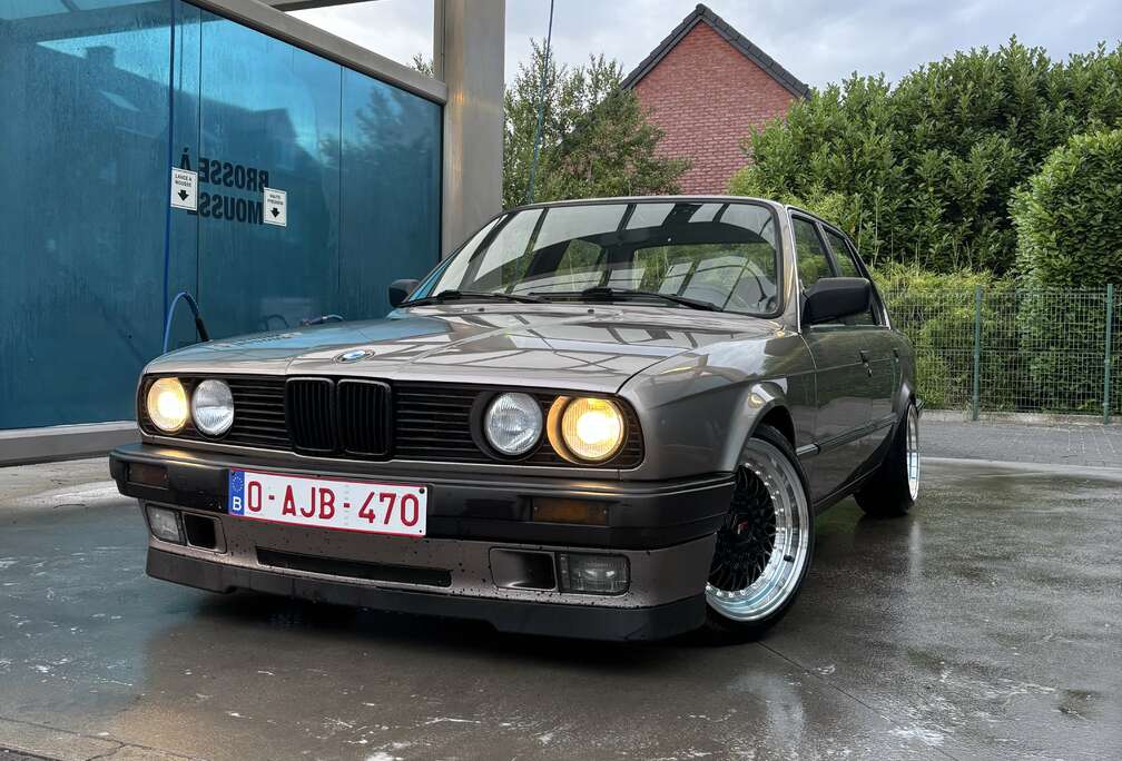 BMW e30