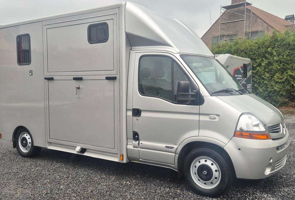 Renault Master - Paardencamionette/camion pour chevaux