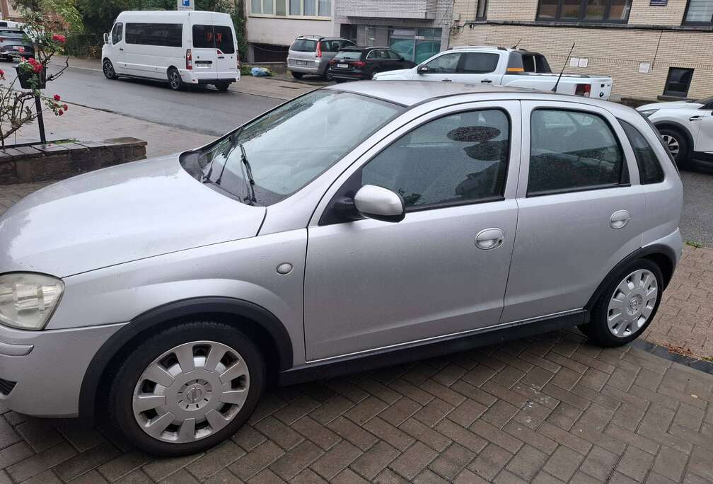 Opel 1.2i XE 16v Edition  BOÎTE AUTOMATIQUE TRES PROPRE