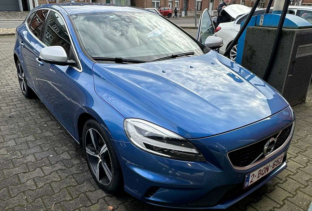 Volvo V40 2.0 T2 R-Design