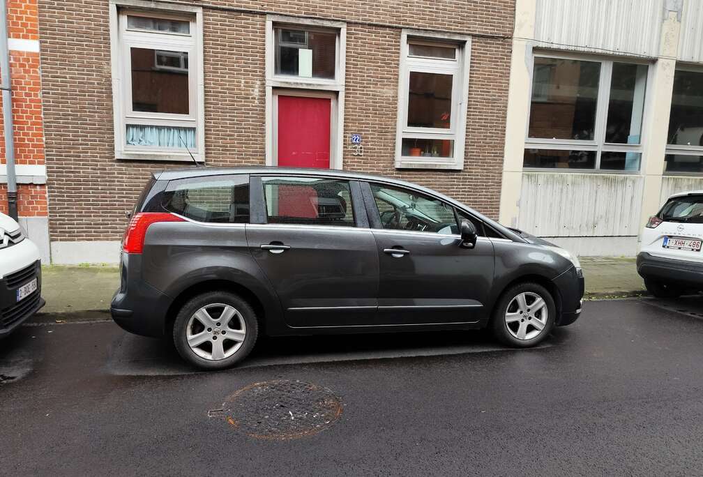 Peugeot 5008 1.6 e-HDi Allure STT FAP BMP