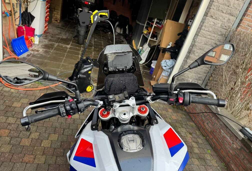 BMW Akrapovic
