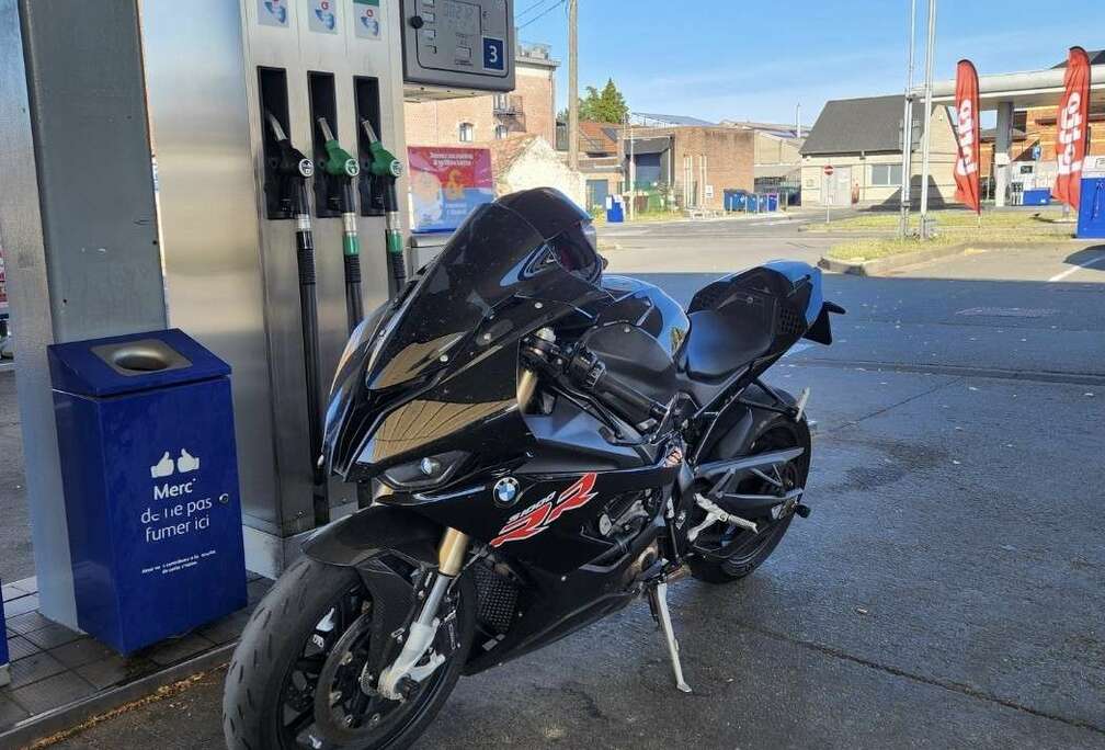 BMW Akrapovic