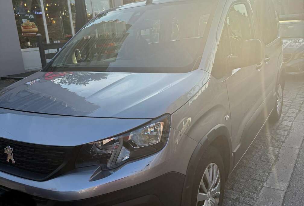 Peugeot 1.5 BlueHDi Standard Allure S&S