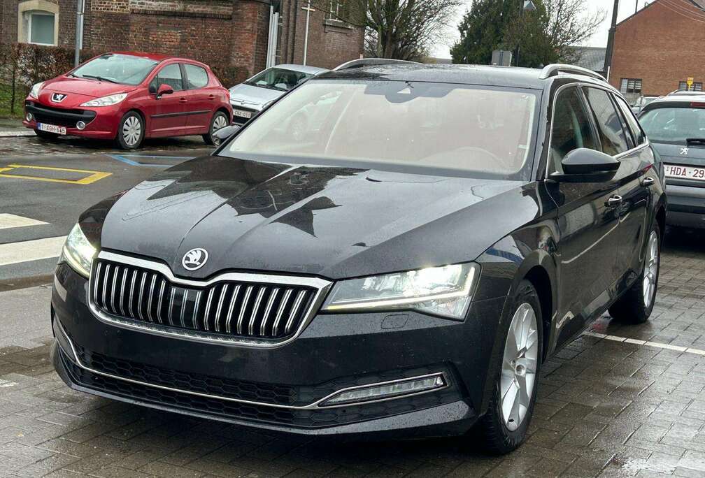 Skoda Superb Combi 1.6 TDi Style DSG FULL OPTIONS TVA