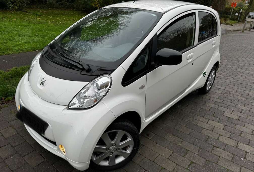 Peugeot 14.5 kWh Active (EU6.2) 9000 km