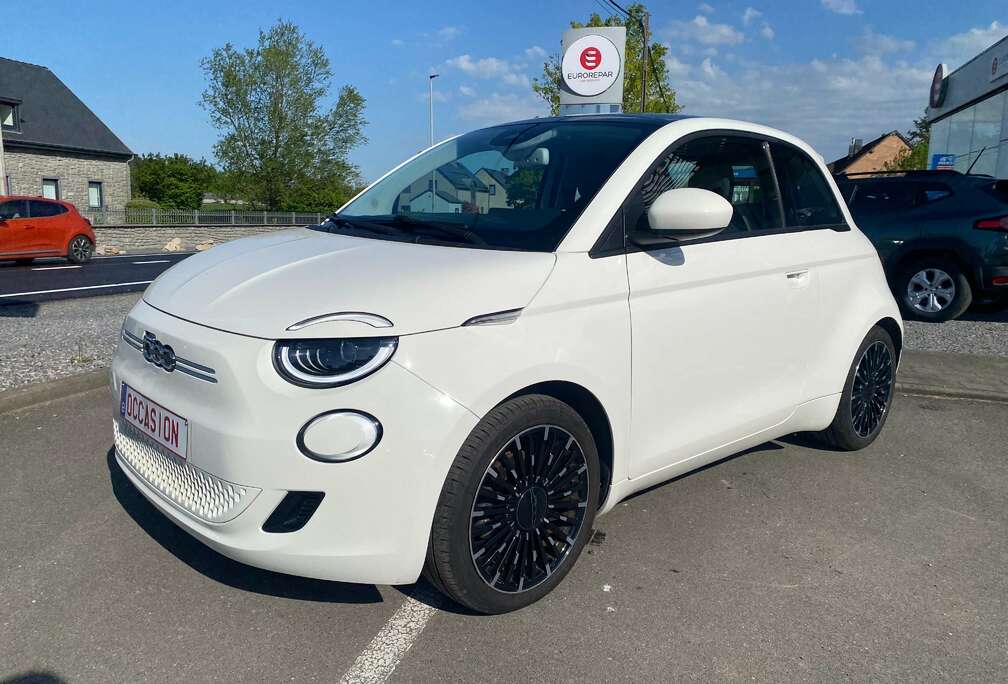 Fiat ICON 42KW 120CV CAMERA CARPLAY TOIT PANO GARANTIE