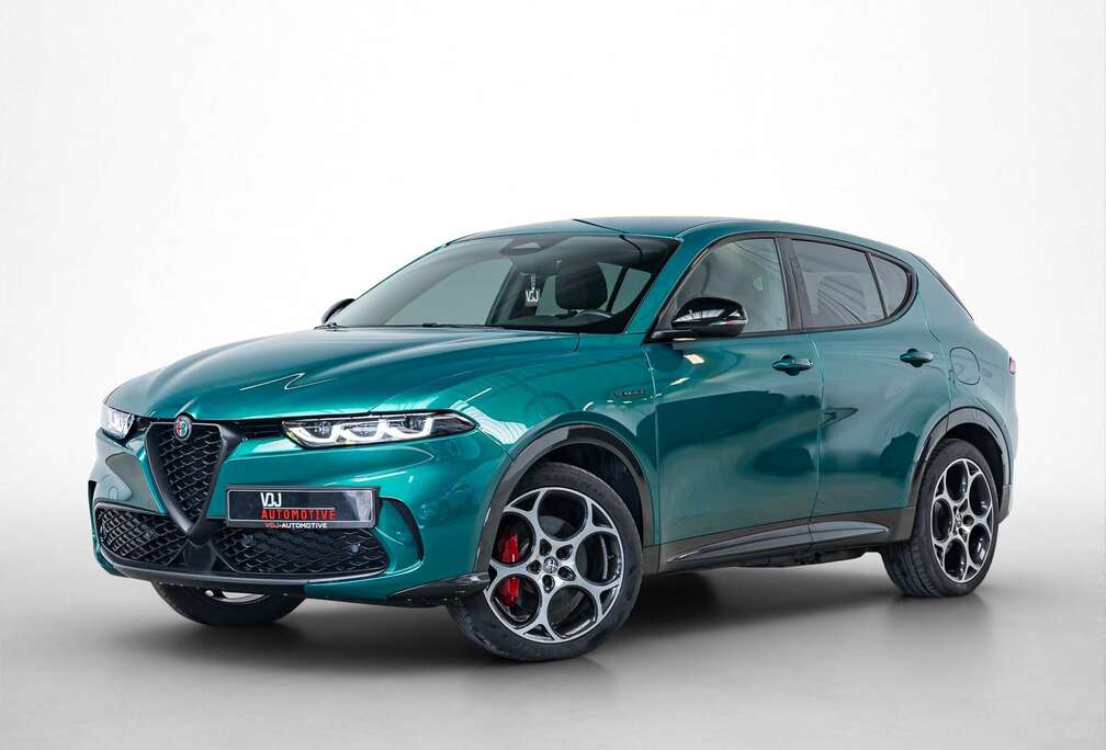Alfa Romeo PHEVVELOCEKEYLESSHEATED-SEATSAMBIENTLIGHTCAMERAACCLA