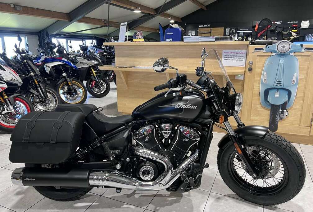 Super Scout 1250 Ltd + Tech Black Smoke w/ graphic