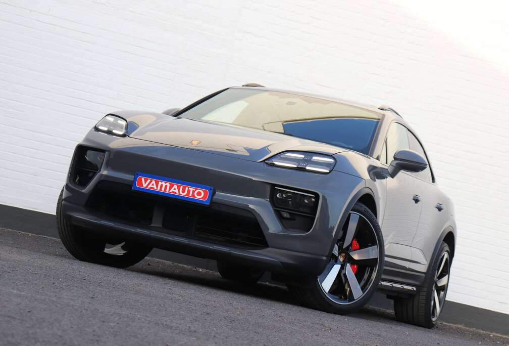 Porsche 4S 100 kWh - Off Road Design Pack/Bose/Pano/22/Towbar