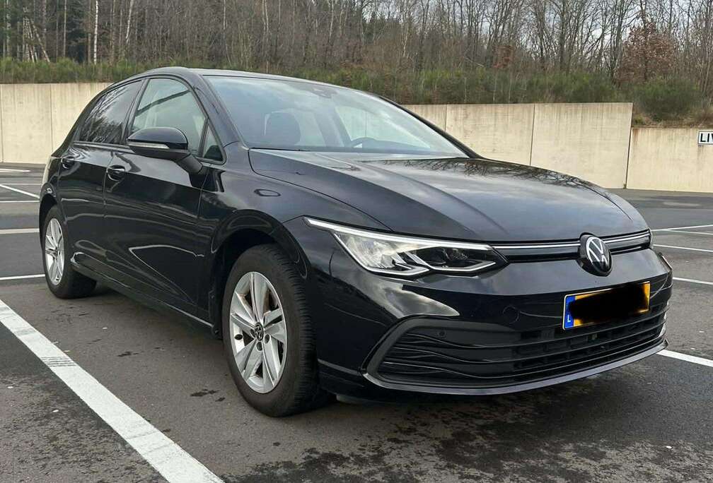 Volkswagen Golf 8 eTSI 150CV