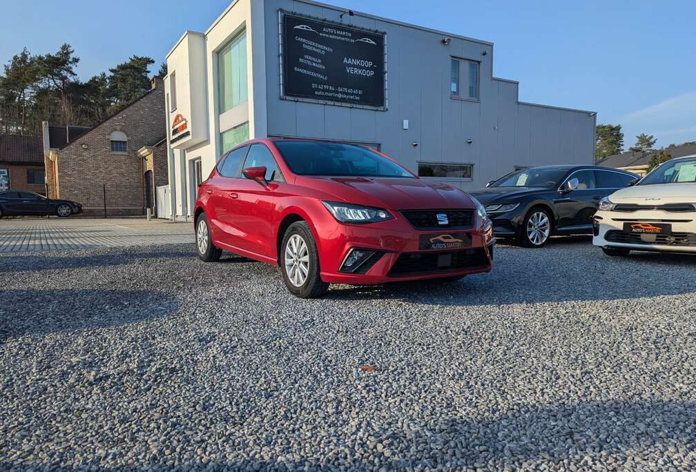 SEAT 1.0  CARPLAY  PARKSENS  FRONT + LANE ASSIST
