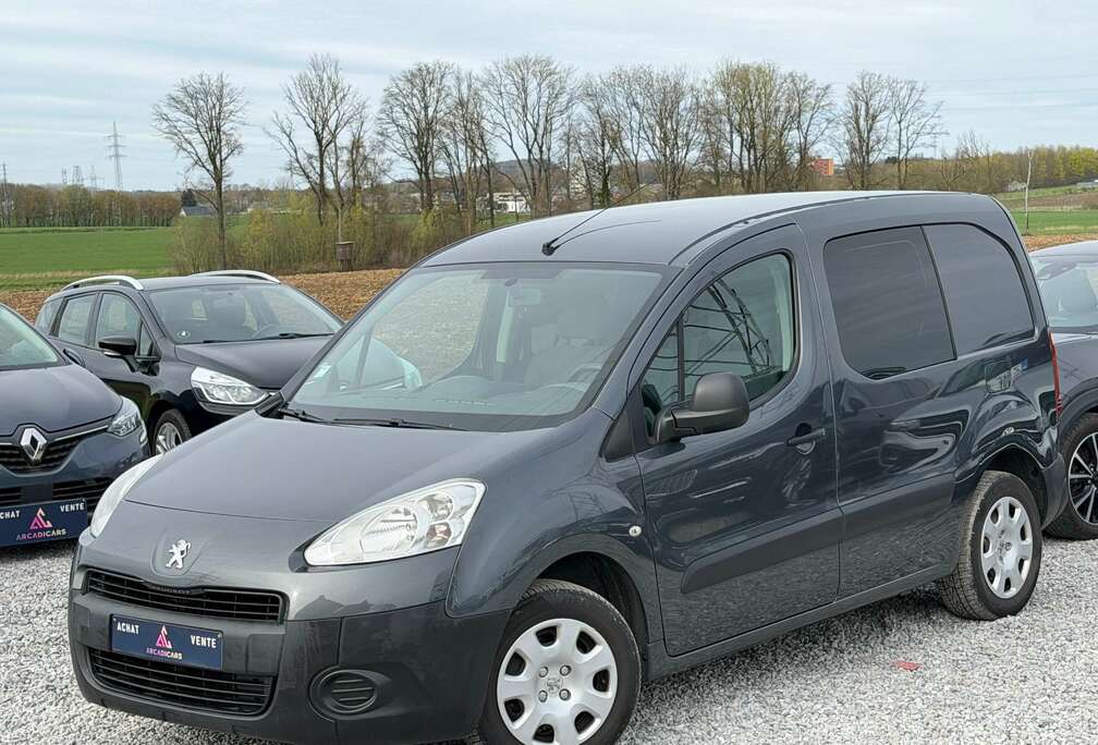 Peugeot 1.6 Hdi -Air co -3 places -Att remorque - Garantie