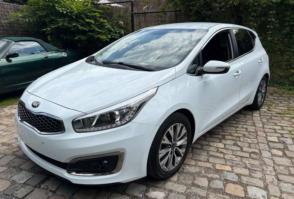 Kia Cee\'d 1.4i Navi Edition ISG