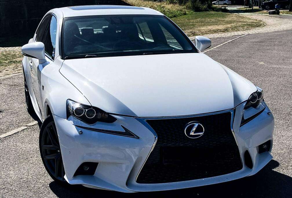 Lexus IS 300h 2.5i F-Sport Line E-CVT
