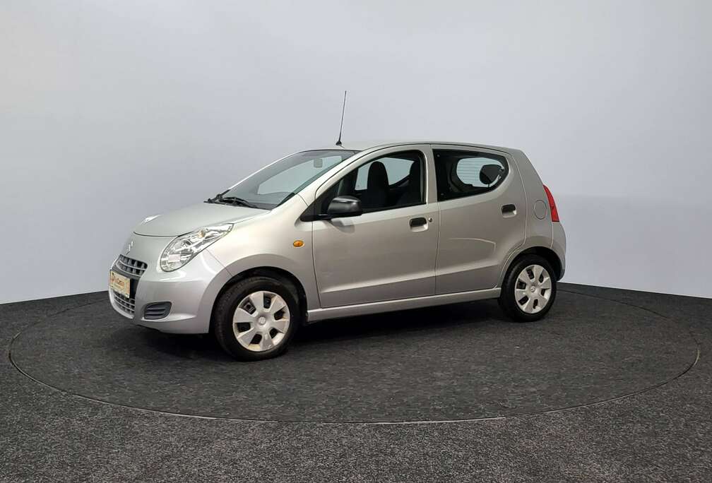 Suzuki 1.0i | 2010 | 102.924 km | Airco | Radio | 1ste eigenaar