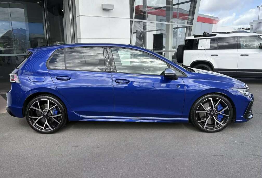 Volkswagen NEW MODEL 333PK 4W PERFORMANCE AKRAPO/19/DCC-24%