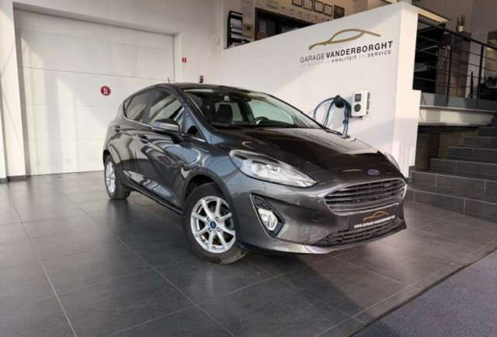 Ford TITANIUM BENZINE SLECHTS 54000KM