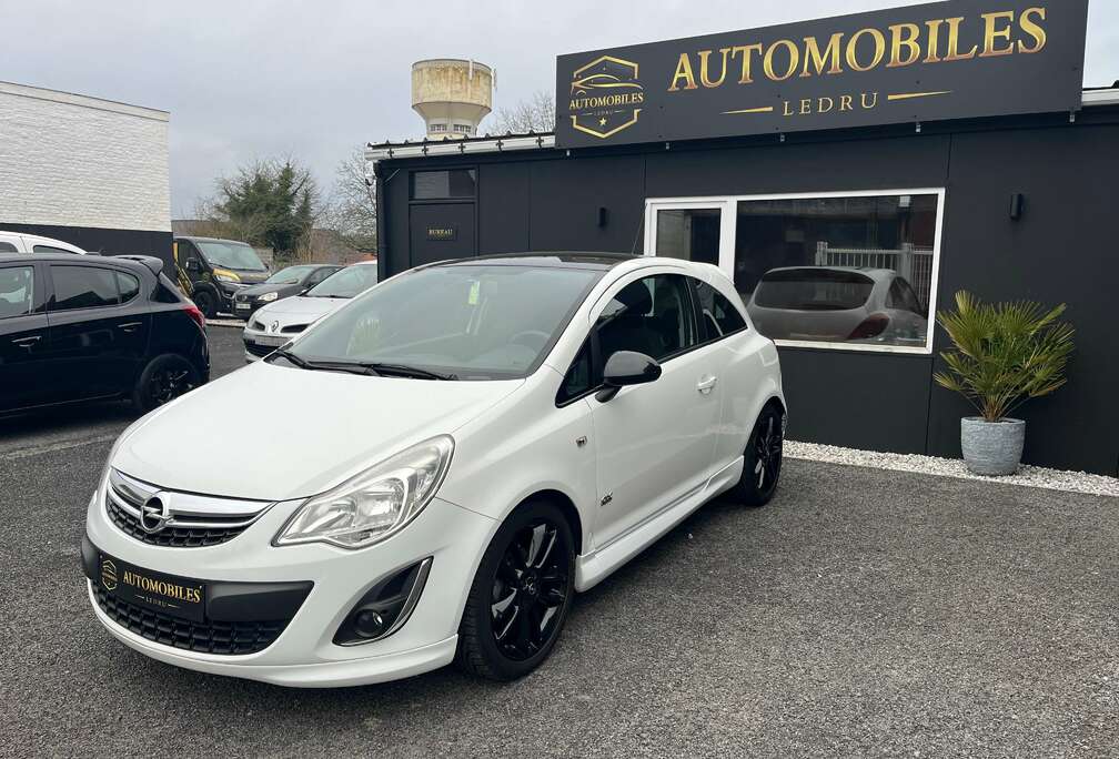 Opel Corsa 1.2i Black Edition // OPC Line