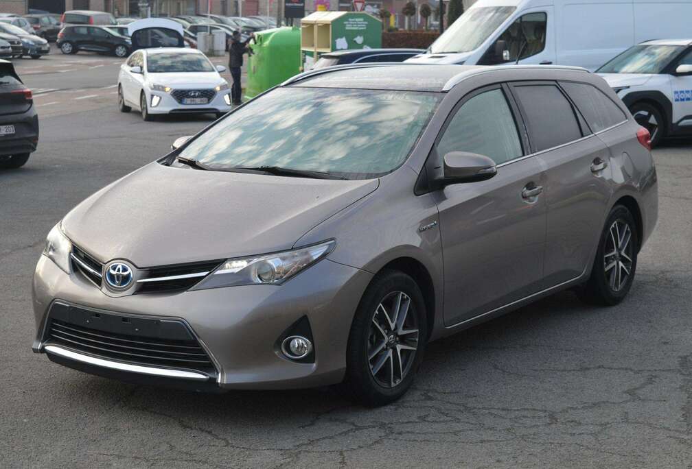 Toyota TS 1.8 VVT-i Hybride Pano Dak+camera+trekhaak