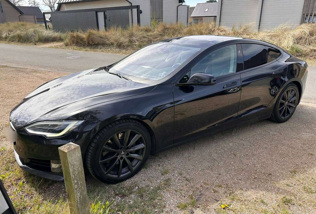 Tesla Model S 90 kWh Dual Motor