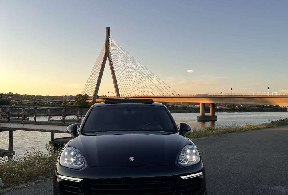 Porsche Black Edition