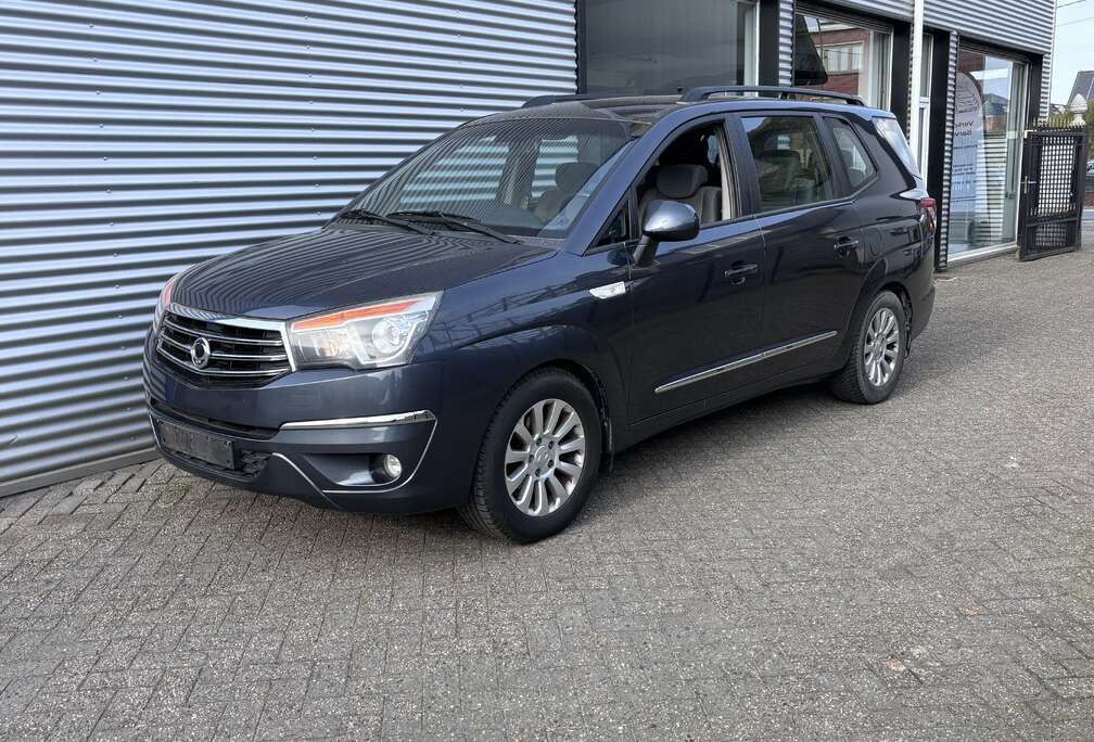 SsangYong Rodius 2.0 SV200e-XDi 2WD Quartz \