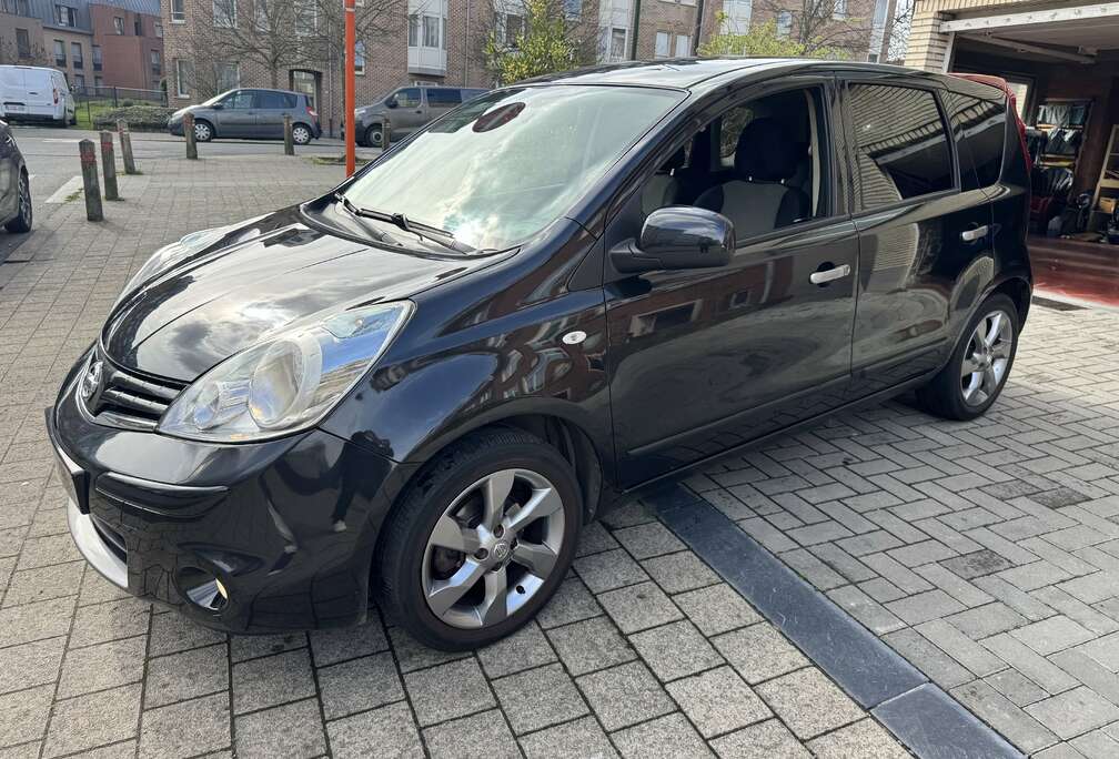 Nissan 1.4i Connect Edition  95000 Km. Gps 1er Main