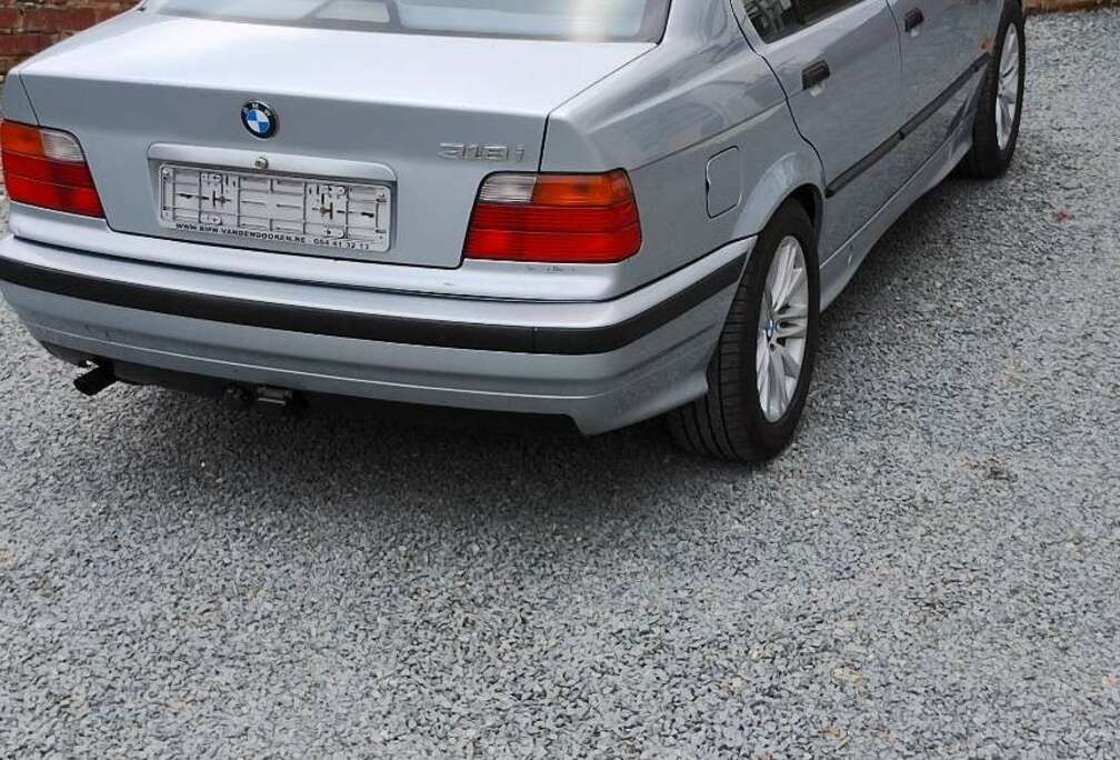 BMW 318i