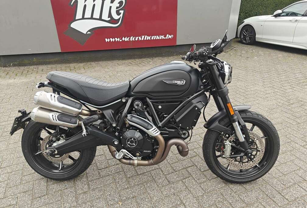 1100 Black Pro