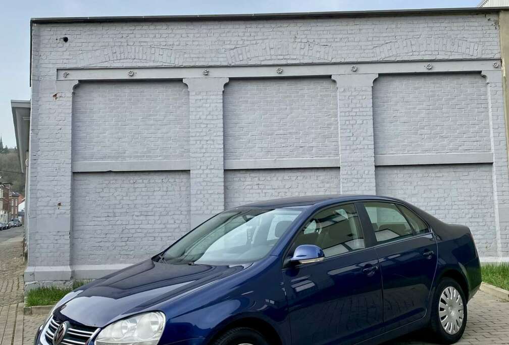 Volkswagen 1.6i Trendline Pret A Immatriculer Feuille Rosé