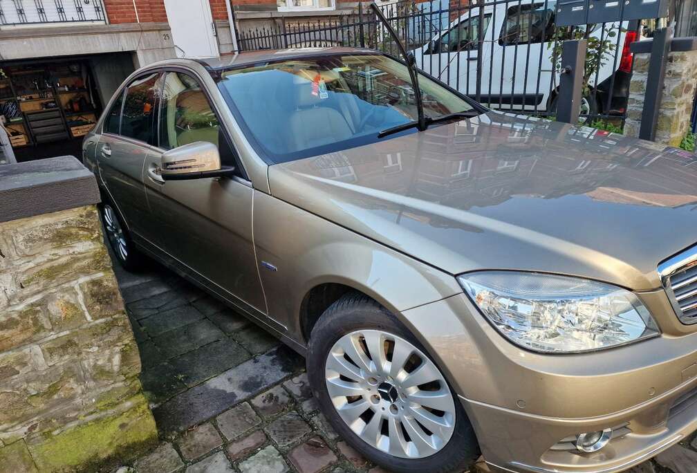 Mercedes-Benz CGI BlueEFFICIENCY Elegance