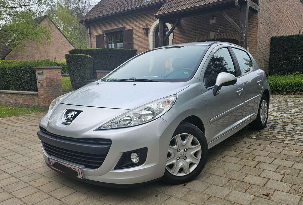 Peugeot 207  1.4i Access