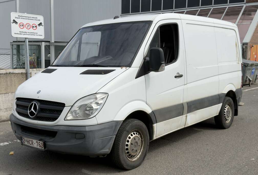 Mercedes-Benz 213 CDI 2.2 COUR PLAT