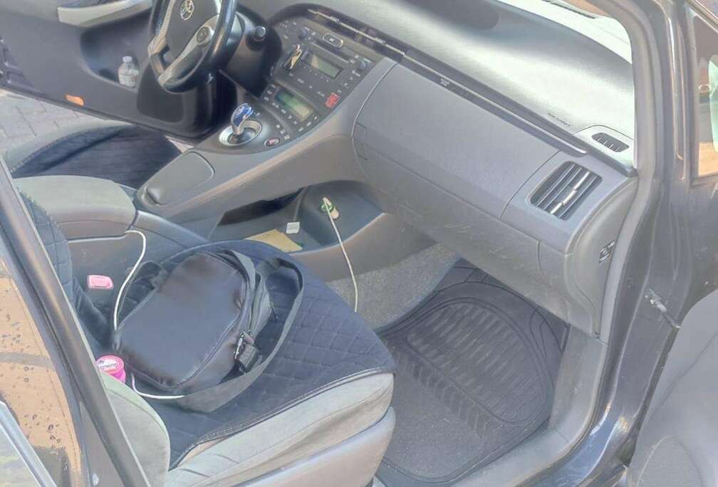 Toyota Prius (Hybrid)