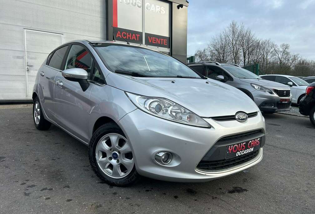 Ford 1.6 TDCi 95 FAP Titanium +