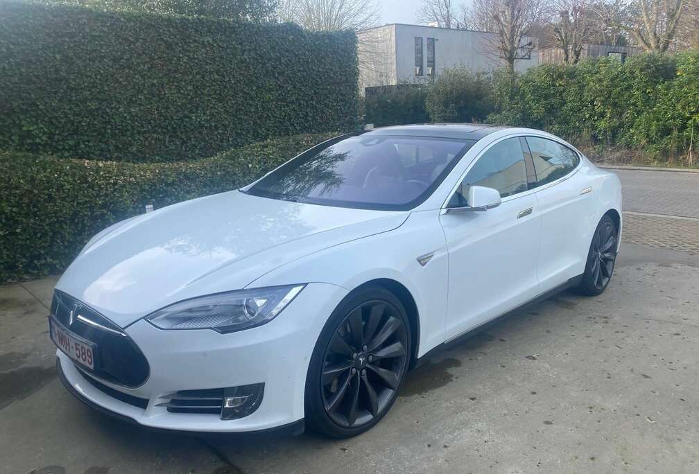 Tesla Model S 70D