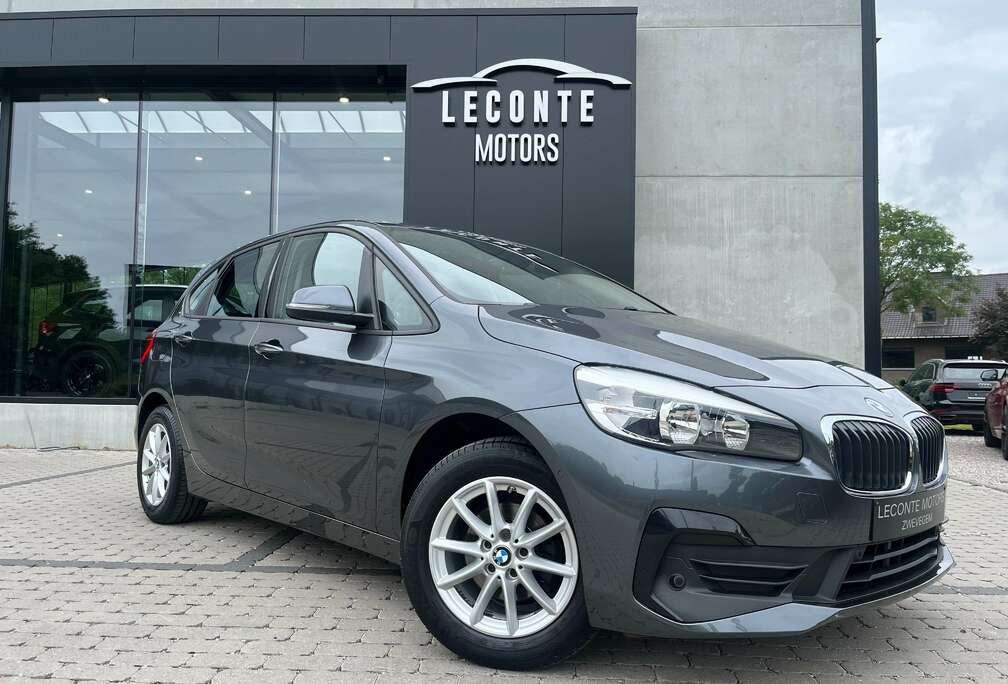 BMW 216i Active Tourer Facelift Navigatie/PDC/BLTH/...