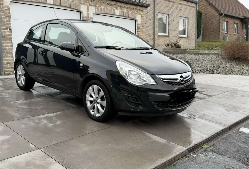 Opel 90000 km 12/2013. 1.2 essence 70 CH
