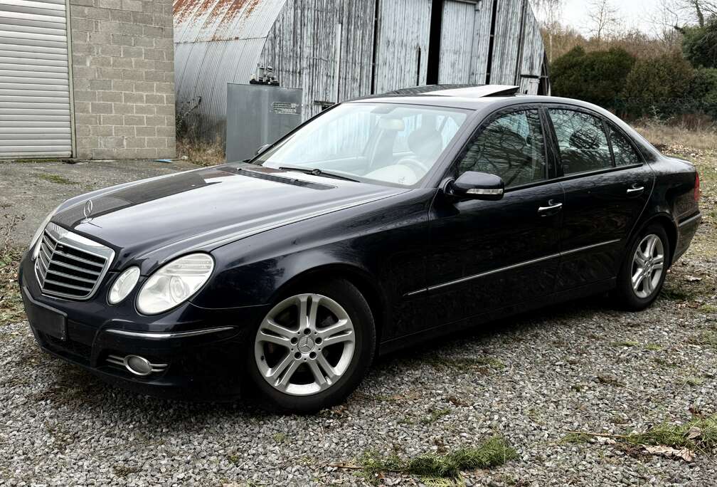 Mercedes-Benz E 220D BOITE AUTO PREMIER PROPIAIATIARE