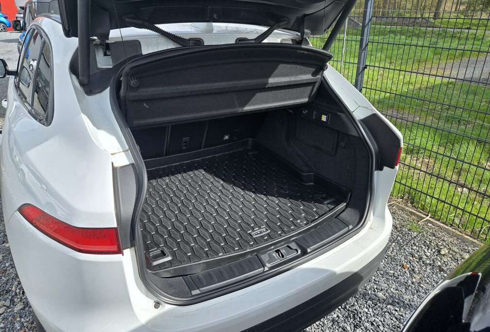 Jaguar F-Pace 2.0 D AWD R-Sport