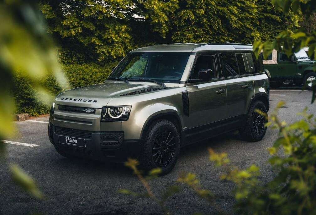 Land Rover Defender 110 3.0  D300 SE // NEW ENGINE 5000 KM // EX VAT