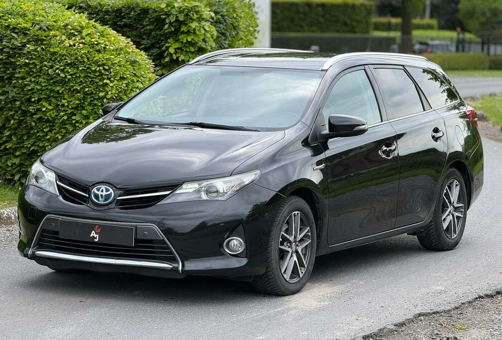 Toyota Auris SW HEV 1.8i HSD Lounge CVT