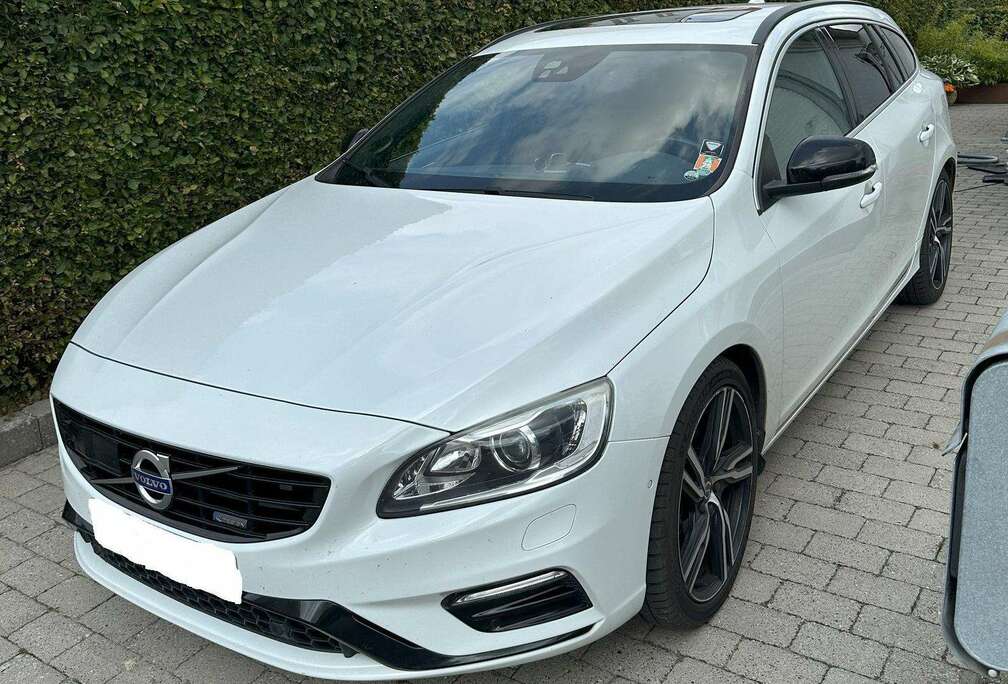 Volvo V60 2.0 D4 Momentum R-Design Geartronic